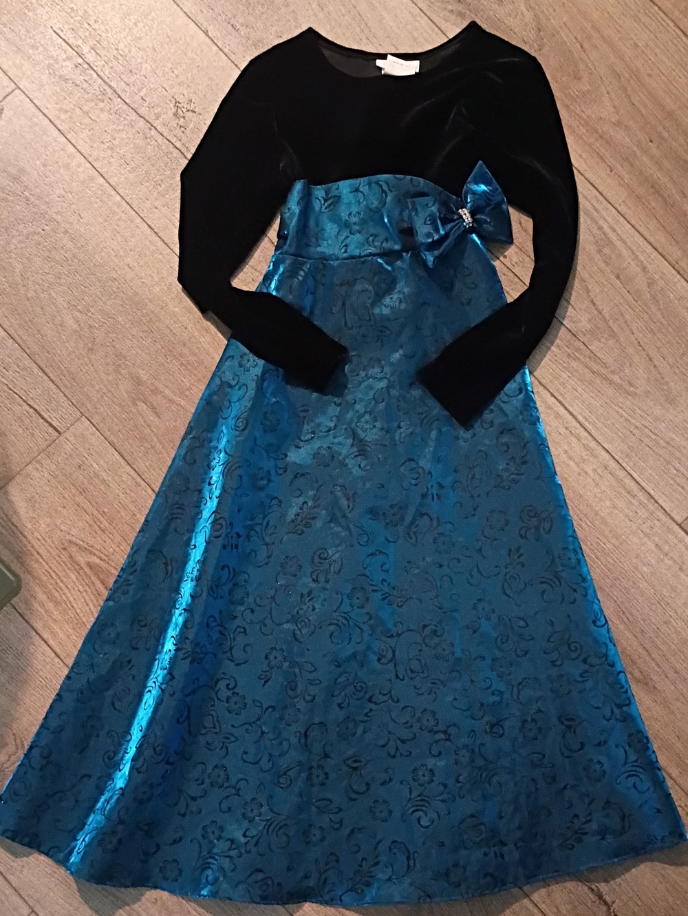 Beautiful Velvet And Satin Maxi Holiday Dress Classic Formal Style Vintage